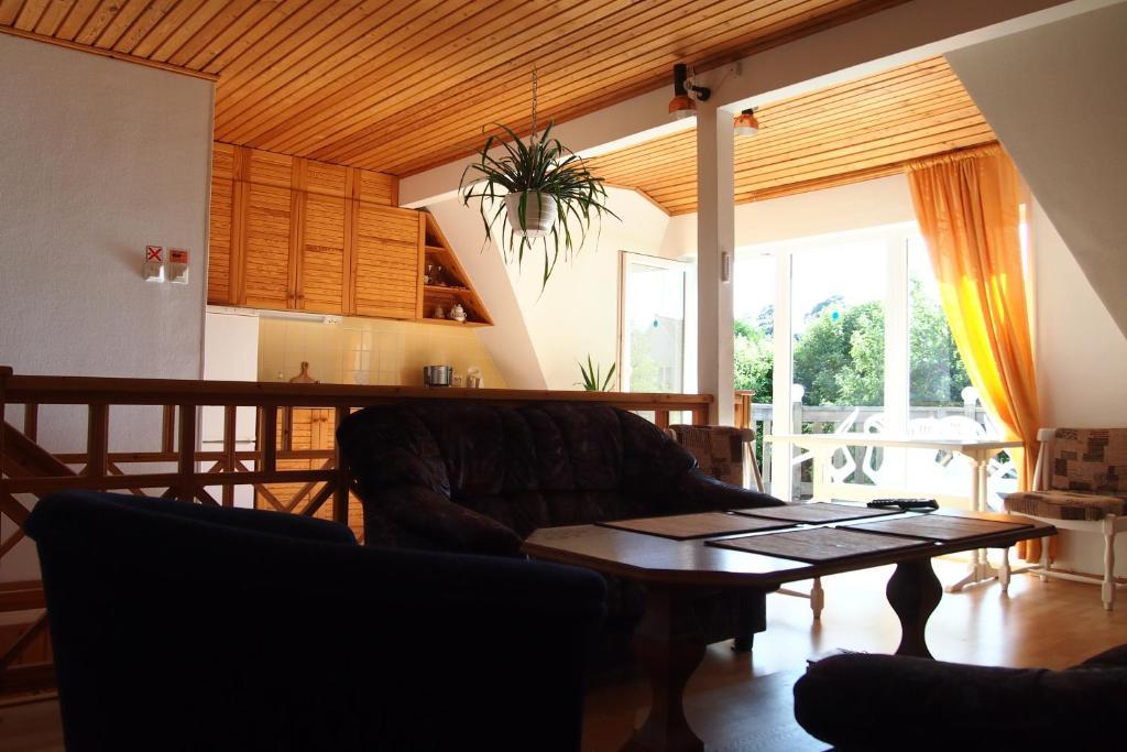 Maenni Guesthouse Haapsalu Habitación foto